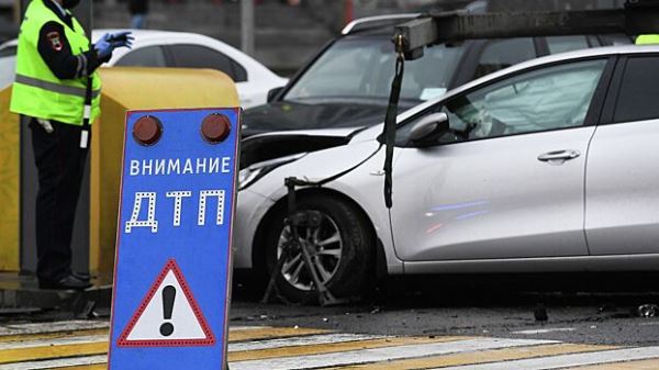 В массовом ДТП на трассе в Ленобласти пострадали семь человек