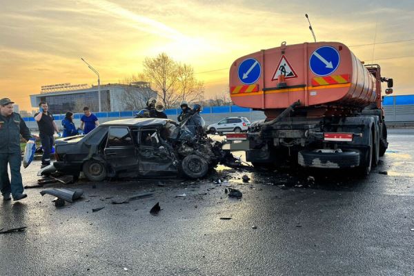 Под Уфой в ДТП с КамАЗом погибли пять человек, двое в больнице