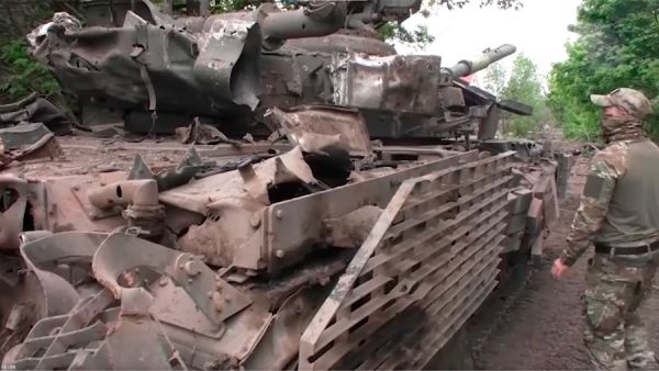 Ремонтники группировки «Восток» пополнили парк трофейной техники танком Т-64 ВСУ